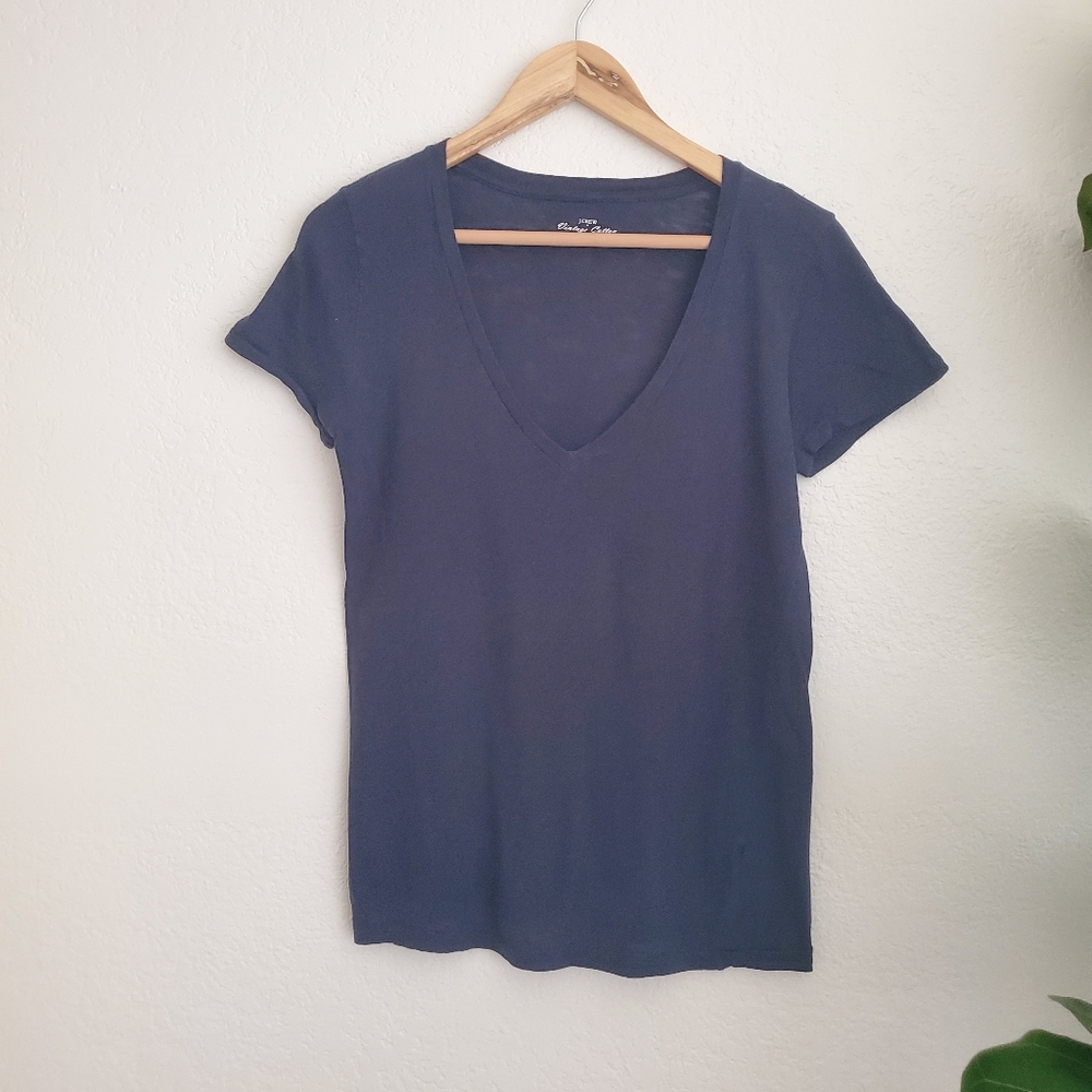 3/$30 EUC! Navy Blue Vintage Cotton V Neck Tee